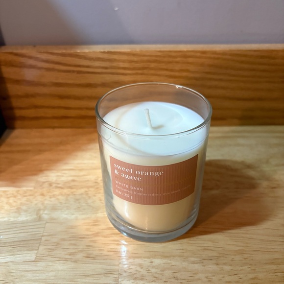 White Barn Sweet Orange & Agave Candle - Picture 3 of 4